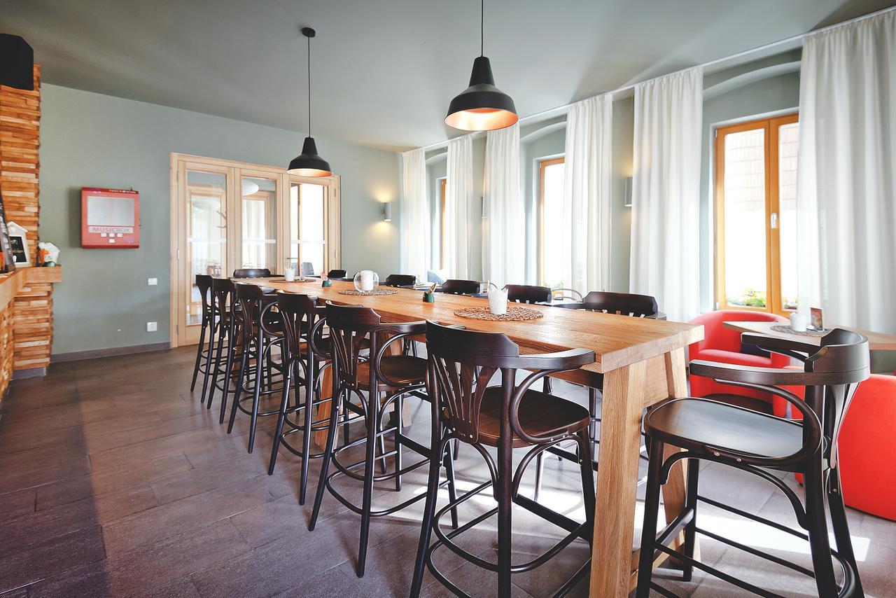 Restaurace A Pension Hrebikarna Chomutov Ngoại thất bức ảnh